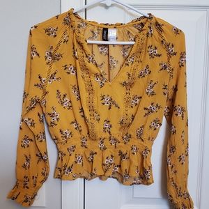 H&M blouse with lace details